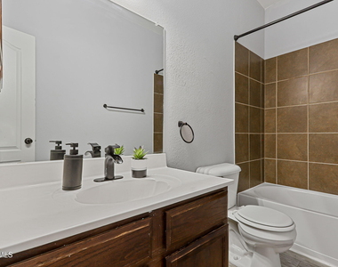 7213 Copper Trail Avenue - Photo Thumbnail 23