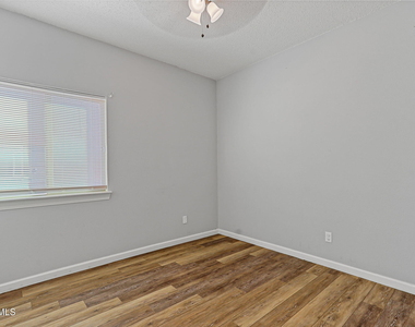 7213 Copper Trail Avenue - Photo Thumbnail 21