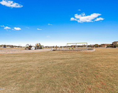 7213 Copper Trail Avenue - Photo Thumbnail 50