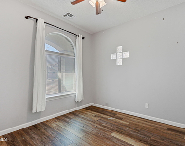7213 Copper Trail Avenue - Photo Thumbnail 19