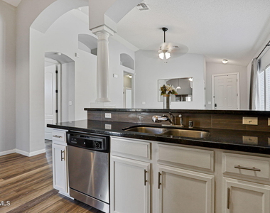 7213 Copper Trail Avenue - Photo Thumbnail 11