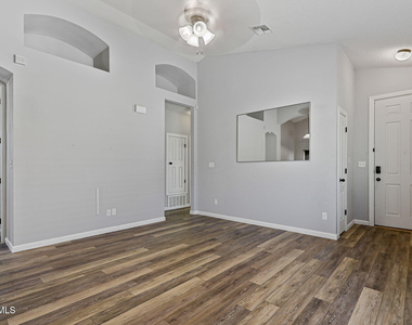 7213 Copper Trail Avenue - Photo Thumbnail 3