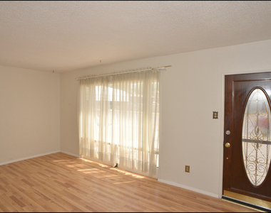 6106 Tejas Drive - Photo Thumbnail 7