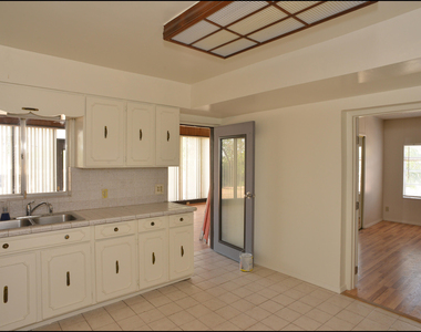 6106 Tejas Drive - Photo Thumbnail 10