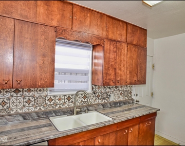 815 Ellis Street - Photo Thumbnail 17