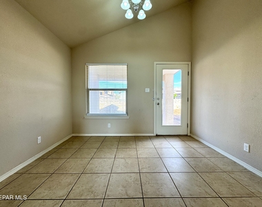3813 Loma Dante - Photo Thumbnail 11