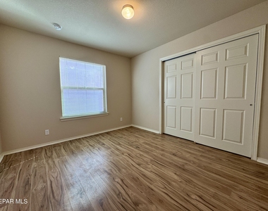3813 Loma Dante - Photo Thumbnail 13