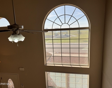 3813 Loma Dante - Photo Thumbnail 27