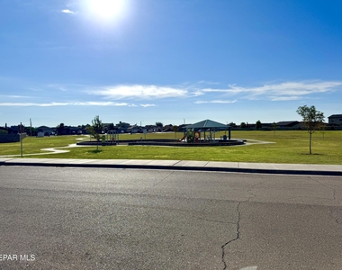 3813 Loma Dante - Photo Thumbnail 3