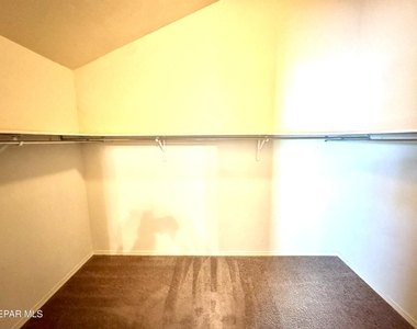 3813 Loma Dante - Photo Thumbnail 31