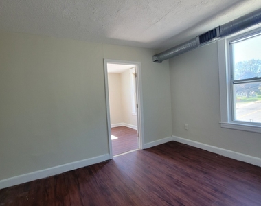 220 Main Street - Photo Thumbnail 3
