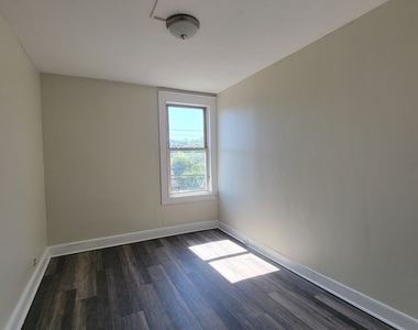 220 Main Street - Photo Thumbnail 5