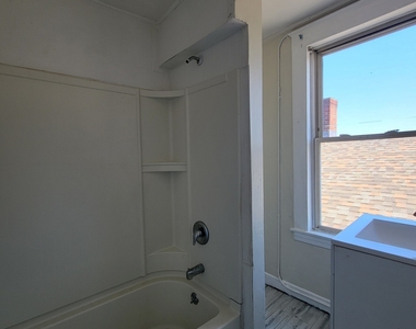 220 Main Street - Photo Thumbnail 2