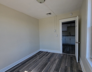 220 Main Street - Photo Thumbnail 6