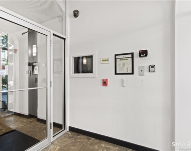 881 Lafayette Boulevard - Photo Thumbnail 29
