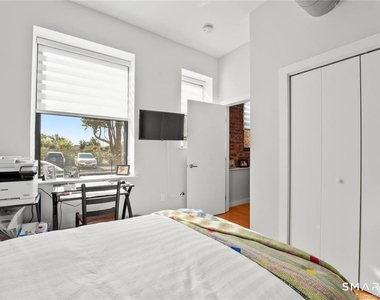 881 Lafayette Boulevard - Photo Thumbnail 18
