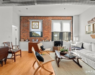 881 Lafayette Boulevard - Photo Thumbnail 3