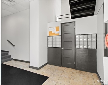 881 Lafayette Boulevard - Photo Thumbnail 32