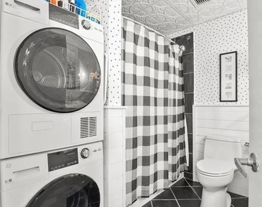 881 Lafayette Boulevard - Photo Thumbnail 22