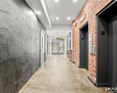 881 Lafayette Boulevard - Photo Thumbnail 24