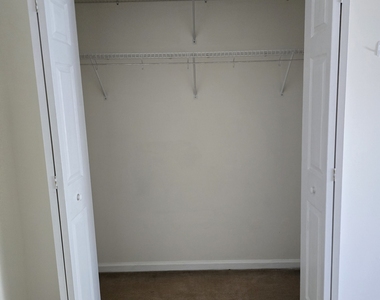 680 Boston Post Road - Photo Thumbnail 5