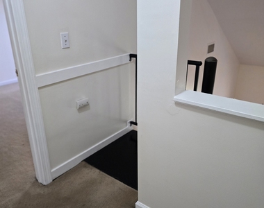 680 Boston Post Road - Photo Thumbnail 8