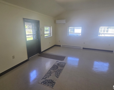 361 Pomeroy Avenue - Photo Thumbnail 3