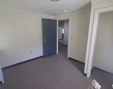 361 Pomeroy Avenue - Photo Thumbnail 8