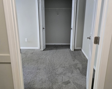 680 Boston Post Road - Photo Thumbnail 11