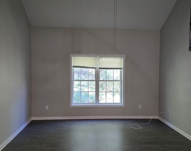 680 Boston Post Road - Photo Thumbnail 1