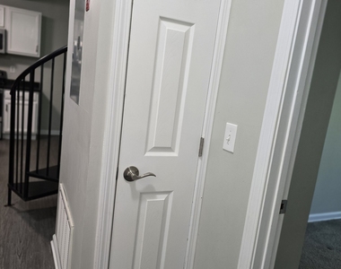 680 Boston Post Road - Photo Thumbnail 5