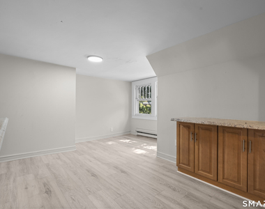 908 Main Street - Photo Thumbnail 3
