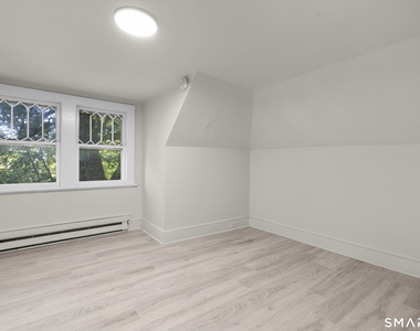 908 Main Street - Photo Thumbnail 8