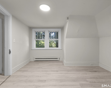 908 Main Street - Photo Thumbnail 6
