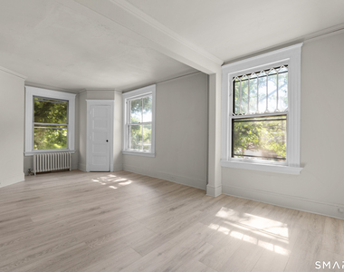 908 Main Street - Photo Thumbnail 9