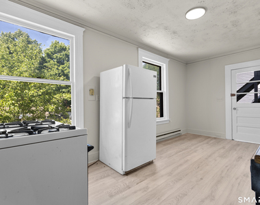 908 Main Street - Photo Thumbnail 4