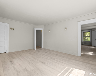 908 Main Street - Photo Thumbnail 14