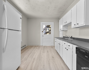 908 Main Street - Photo Thumbnail 3