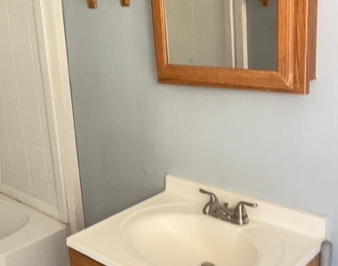 168 Curtis Street - Photo Thumbnail 5