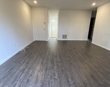 108 Seaside Avenue - Photo Thumbnail 3