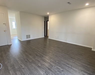 108 Seaside Avenue - Photo Thumbnail 2