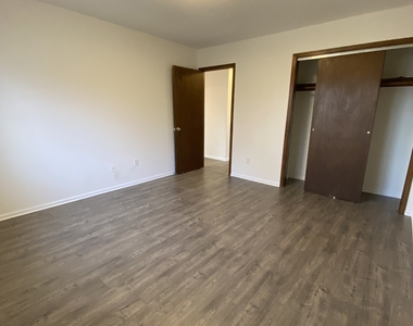 108 Seaside Avenue - Photo Thumbnail 11