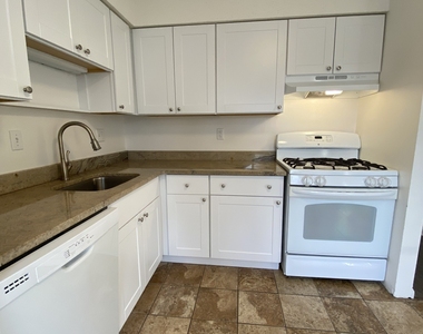 108 Seaside Avenue - Photo Thumbnail 6