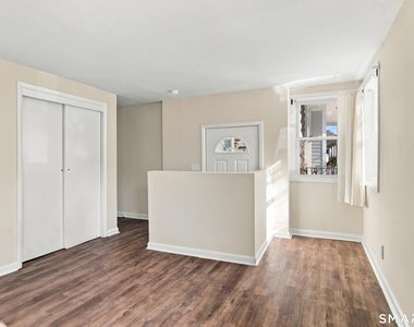 68 1/2 Lexington Avenue - Photo Thumbnail 3