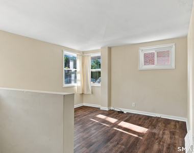68 1/2 Lexington Avenue - Photo Thumbnail 2