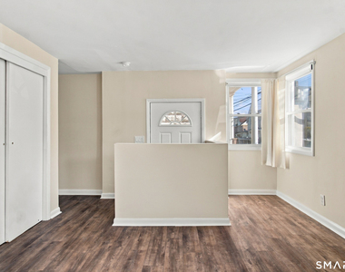 68 1/2 Lexington Avenue - Photo Thumbnail 4