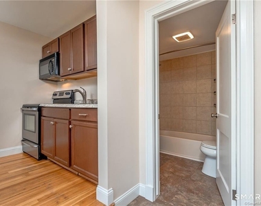502 Stearns Street - Photo Thumbnail 3