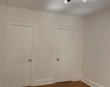 388 Woodland Street - Photo Thumbnail 5