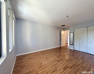 1204 Whitney Avenue - Photo Thumbnail 6