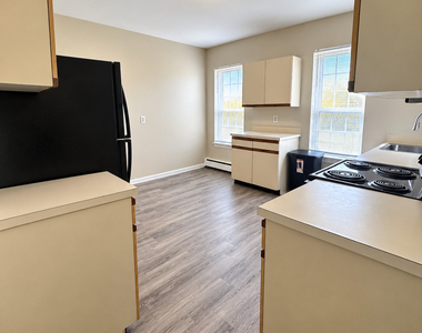 640 Elm Street - Photo Thumbnail 2